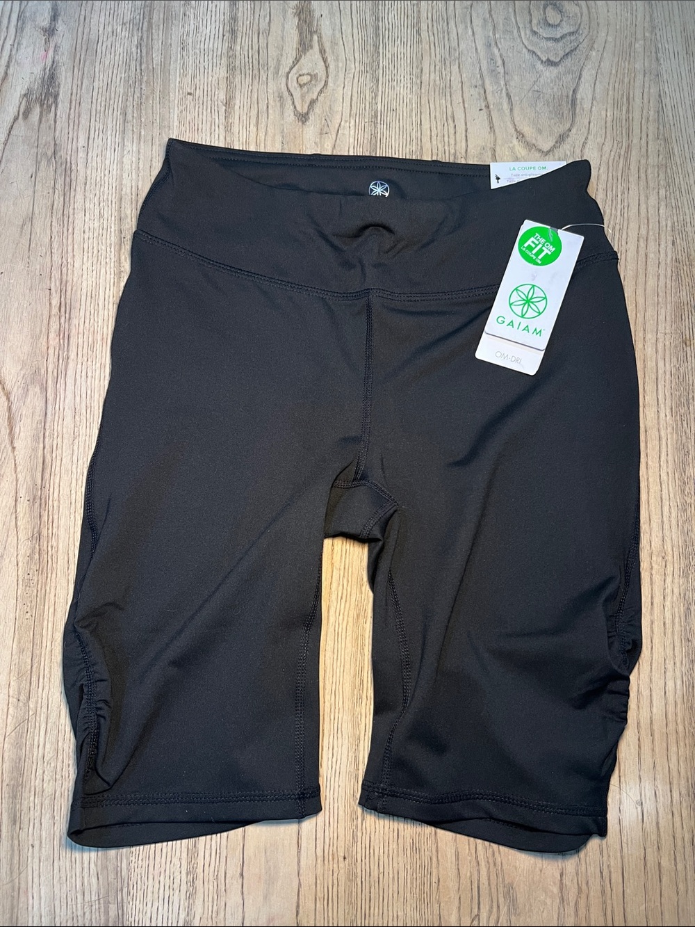 GAIAM Black Mid-Rise Bike Yoga Shorts with Wide Waistband key hiding pocket long